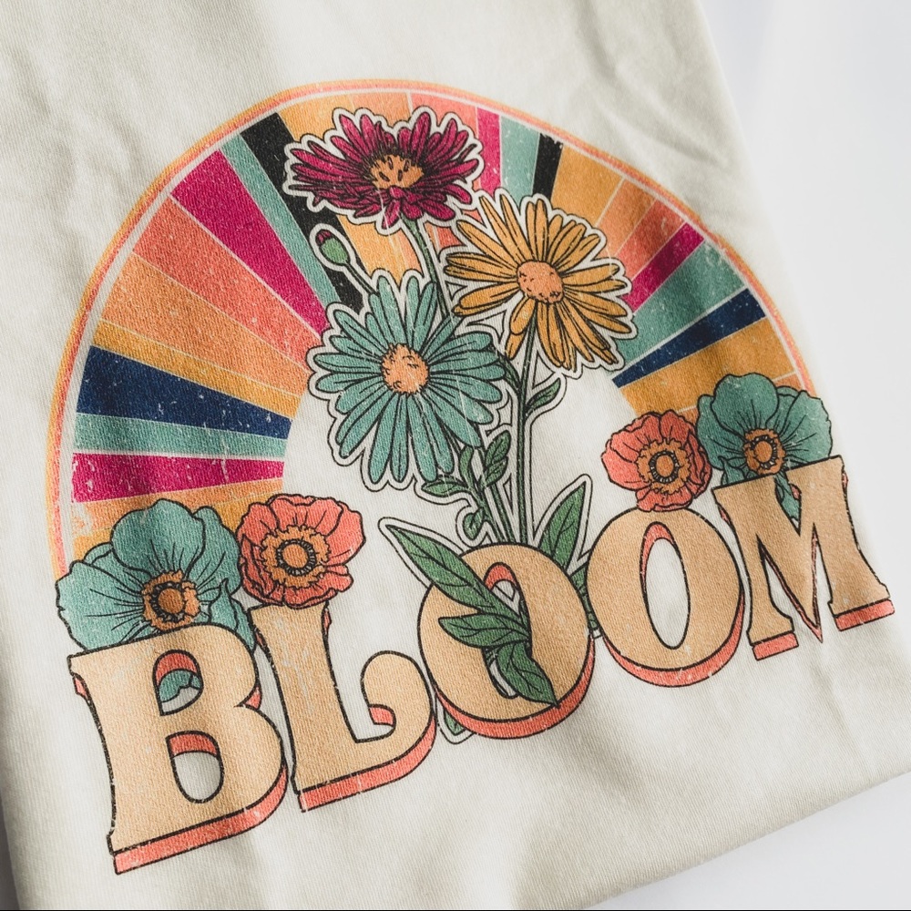 Just in🌼 Bloom floral graphic tee